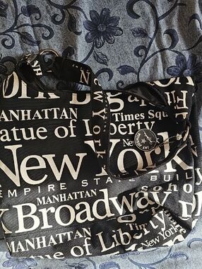 New York Text Print Black Tote Bag